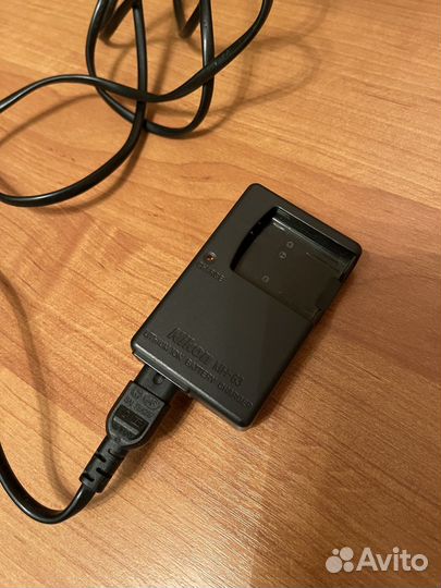 Зарядное устройство Nikon MH-63