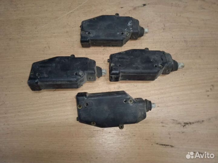 Активатор замка двери BMW E28 бмв 5 E28