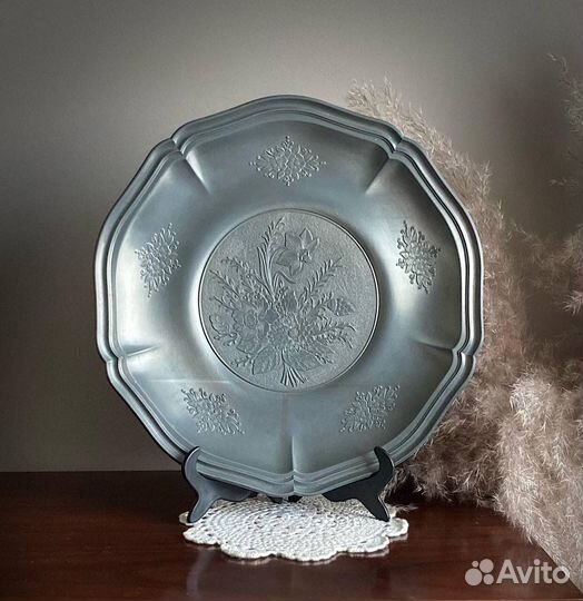 Оловянная тарелка блюдо