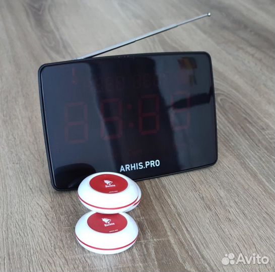 Кнпока вызова официанта и табло отображения вызова