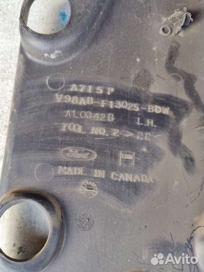 Обшивка багажника Ford Focus 1