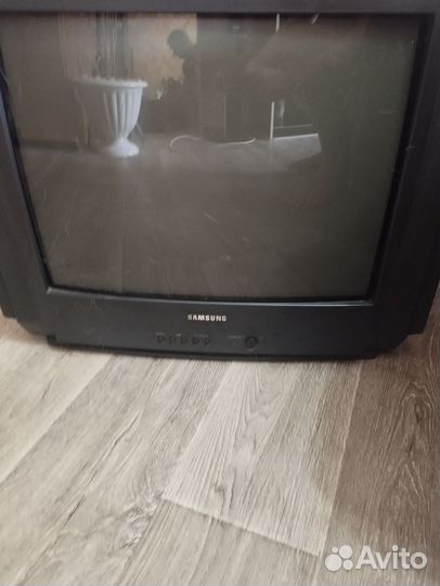 Телевизор samsung