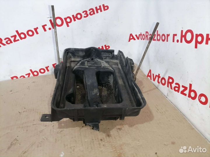 Площадка под акб ford maverick