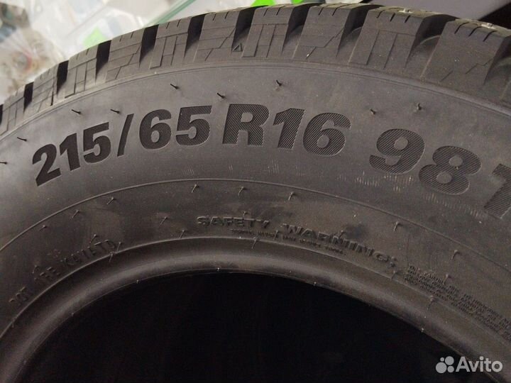 Kumho WinterCraft Ice WI31 215/65 R16 98T
