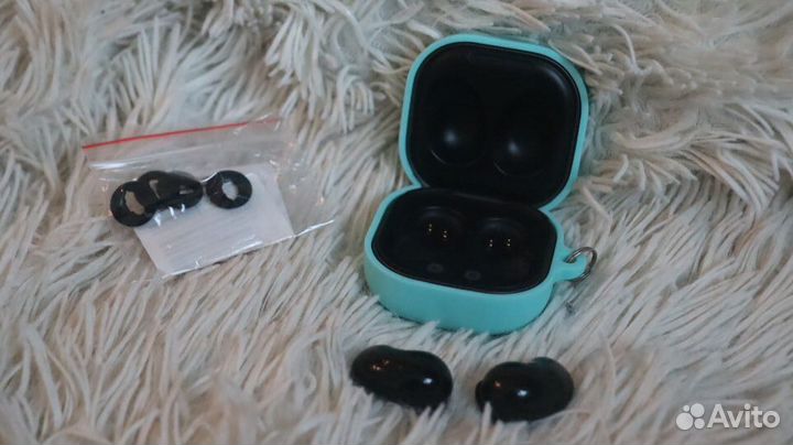 Беспроводные наушники Samsung Galaxy Buds Live
