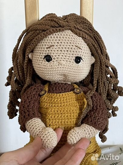 Вязаная кукла ручной работы