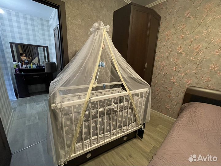 Детская кроватка маятник