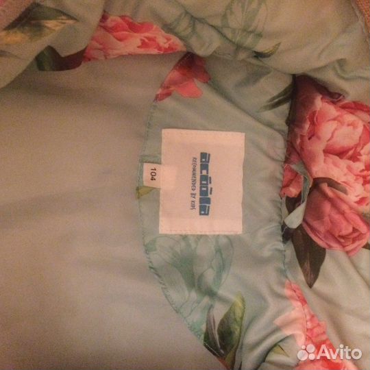 Курточка для девочки. Чепчики