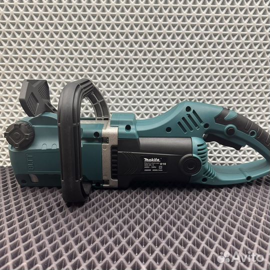 Цепная пила Makita сетевая 2800W