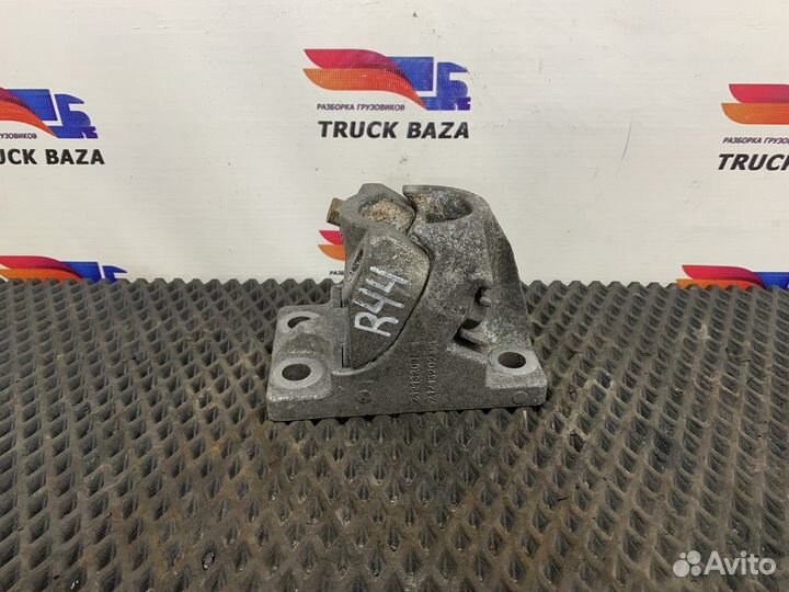 Кронштейн крыла заднего