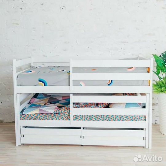 Кроватка из натурального дерева выдвижная для малы