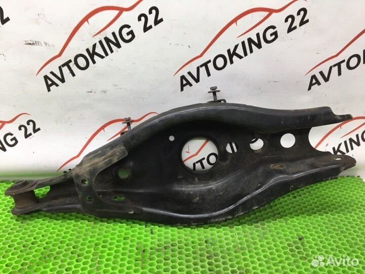 Рычаг задний правый Toyota Avensis ZRT272W 3zrfae