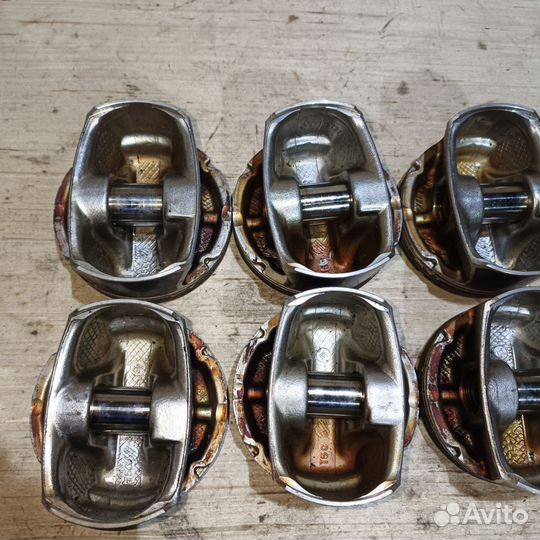 Комплект поршней Jeep Grand Cherokee WK2 3,6л