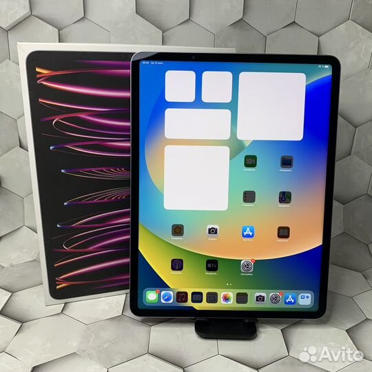 Отличный iPad Pro 12.9 6-Gen M2 256GB Wi-Fi