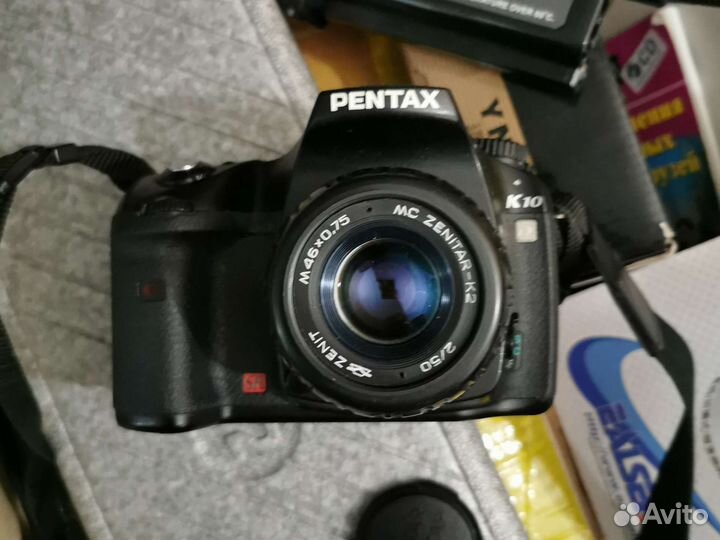 Зеркальный фотоаппарат Pentax K10 D с обьективом