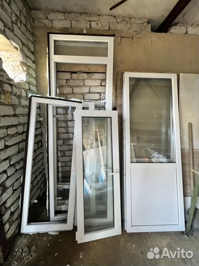 Оконный блок с дверью б/у