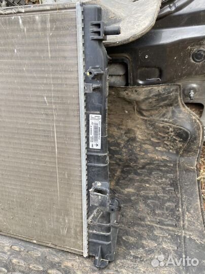 Радиатор охлаждения Renault Logan Largus