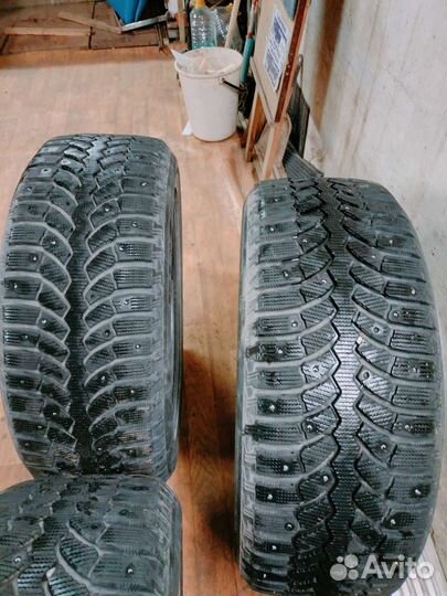 Bridgestone Blizzak Spike-01 225/55 R18