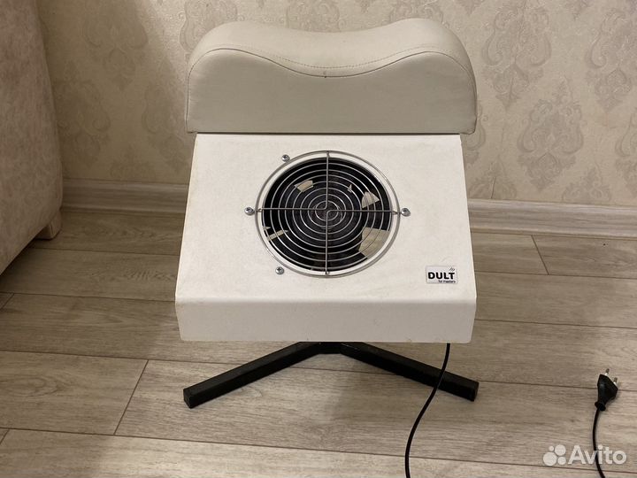 Подставка доя педикюра с пылесосом