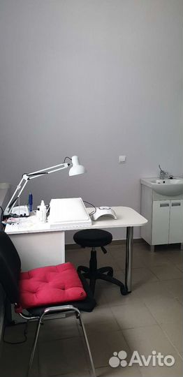 Аренда места мастера маникюра или педикюра