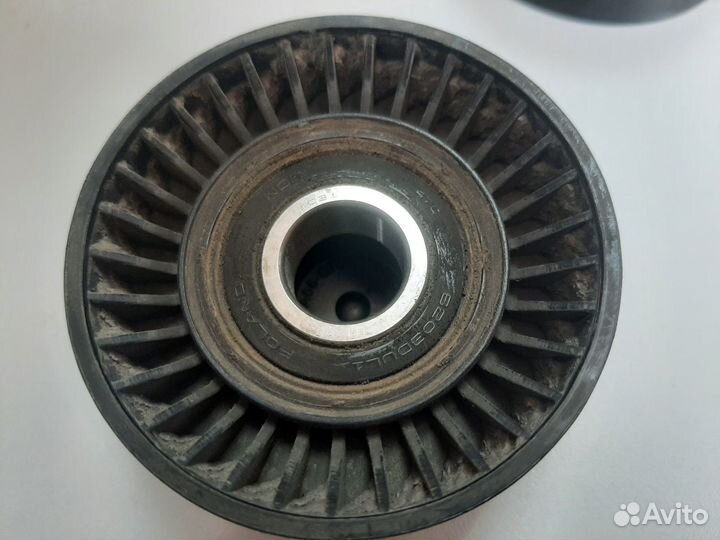 Ролик обводной Toyota Rav4 40 дизель 2.2 литра