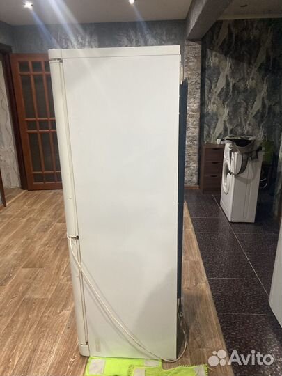 Холодильник бу Indesit