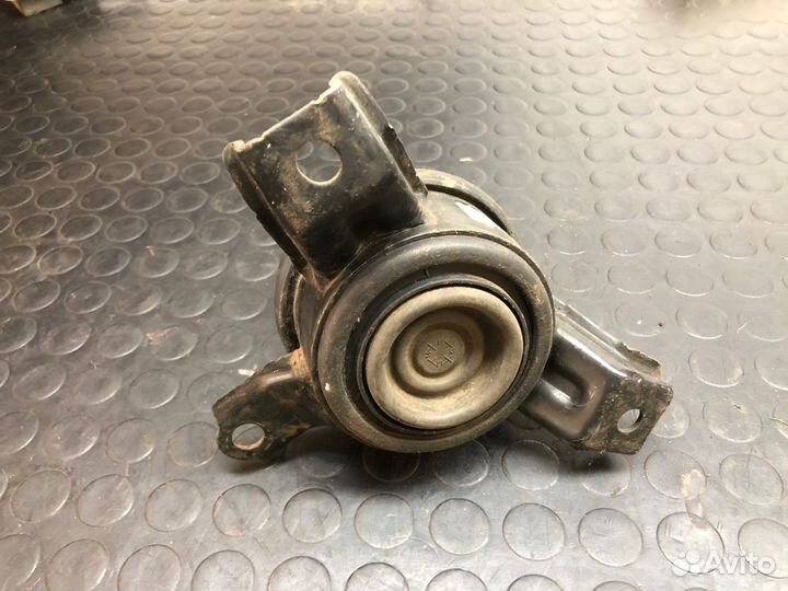 Подушка двигателя правая Kia Soul I