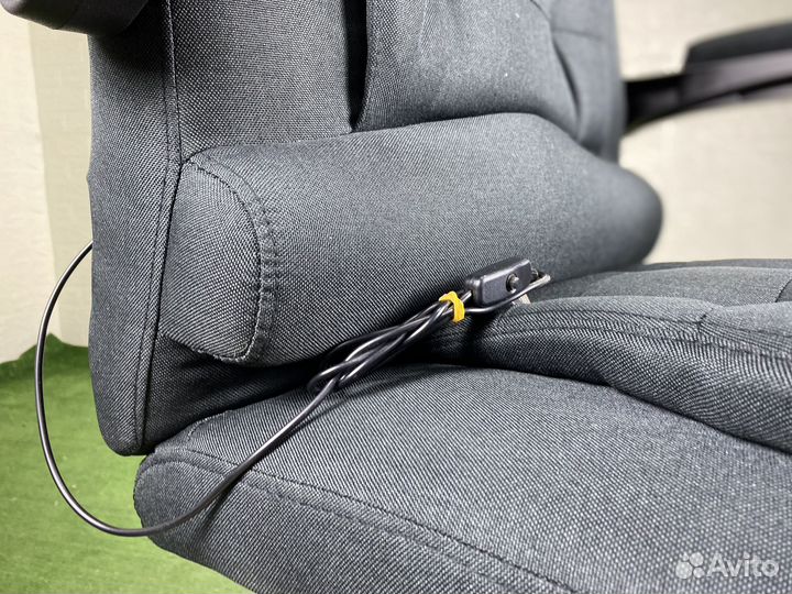 Офисное кресло руководителя ткань черное