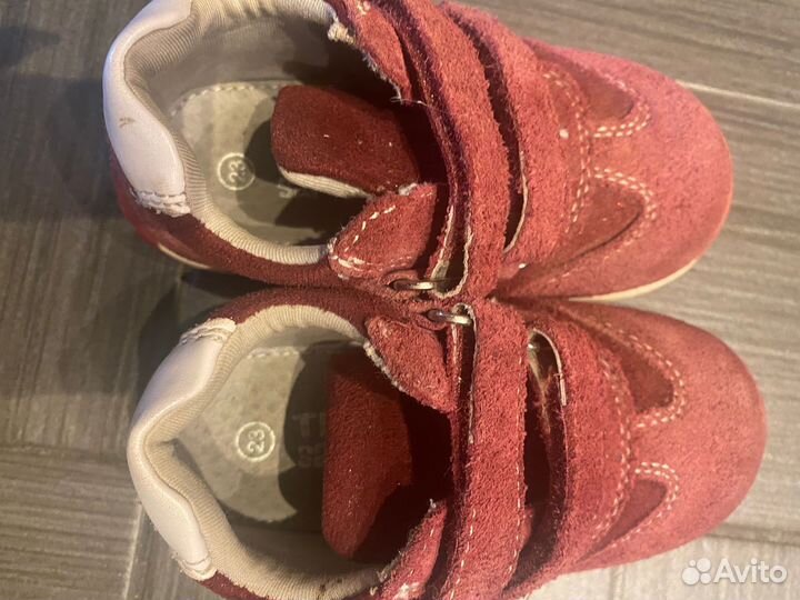 Кроссовки для девочки