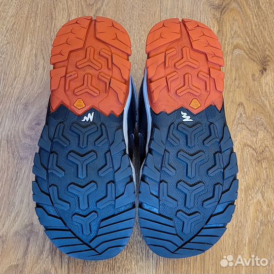 Ботинки crossrock MID Quechua (Decathlon)