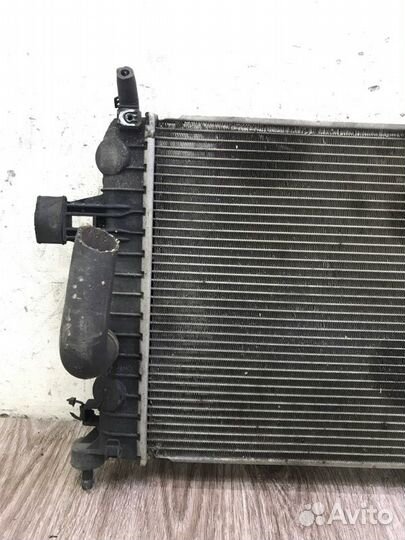 Радиатор двс Opel Astra H Z14XEP 2010