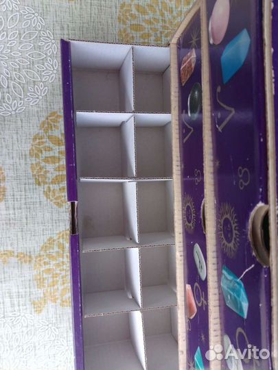 Коробка и вкладыш в кейс для хранения камней