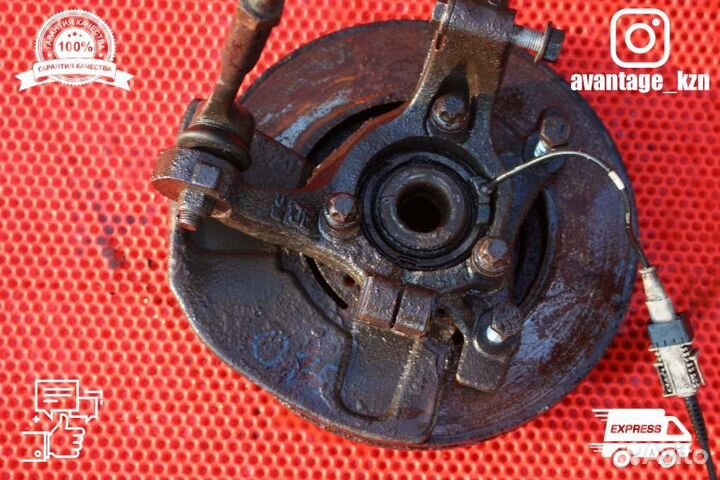 Кулак в сборе передний левый Opel Astra H хэтчбек