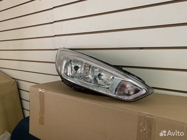Фара правая Ford Focus 3 2015-2019
