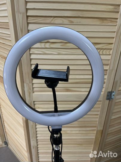 Светодиодная кольцевая лампа