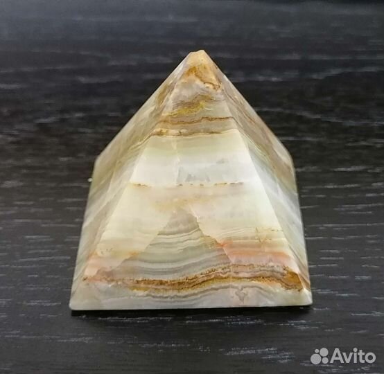 Оникс мраморный тетраэдр (пирамида)