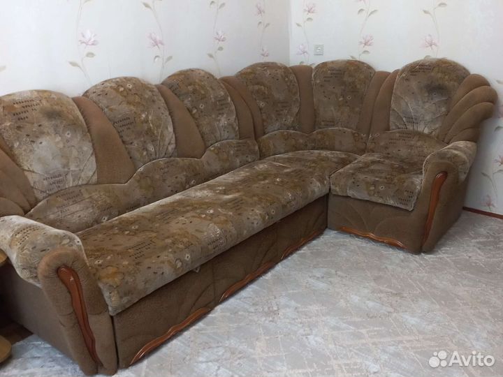 Угловой диван и кресло бу