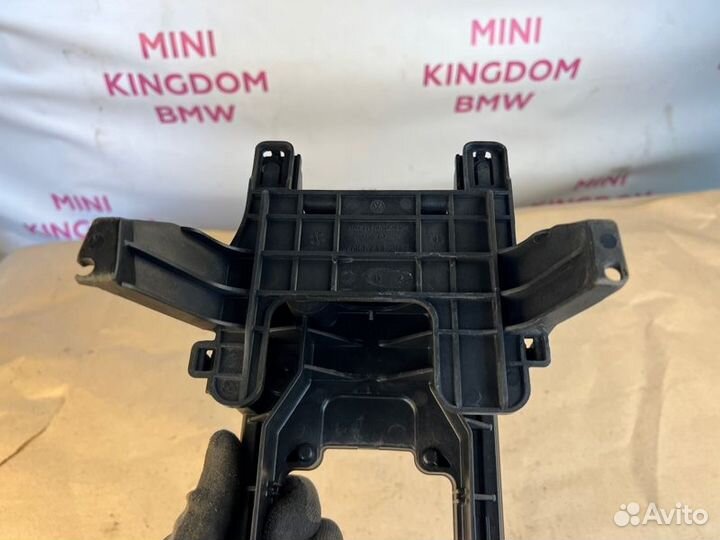 Кронштейн Volkswagen Sharan 7N CAV 2011