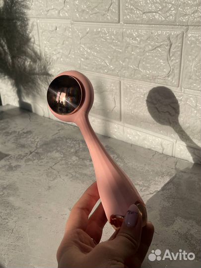 Электрическая силиконовая щетка для лица