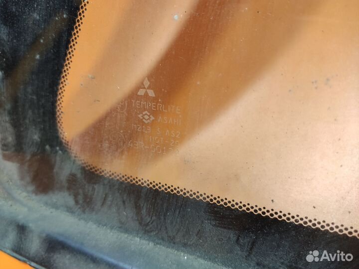 Стекло заднее правое глухое для Mitsubishi Outland