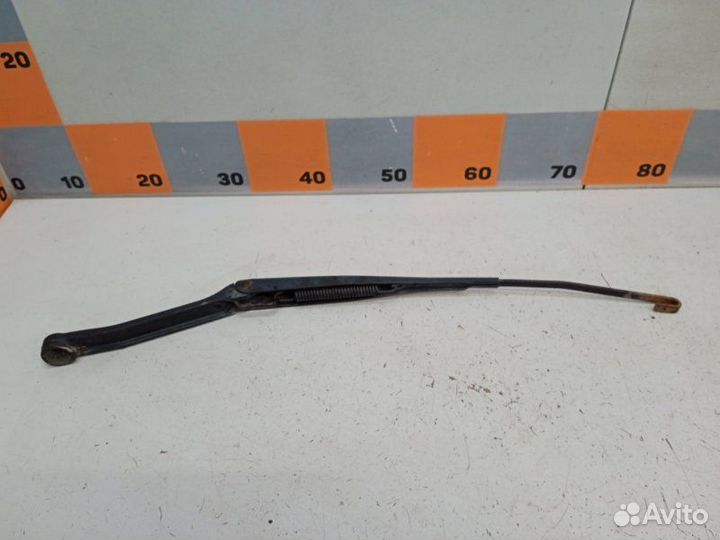Поводок стеклоочистителя передний правый Ford