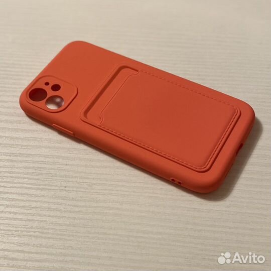 Чехол на iPhone 11 с отделением для карт