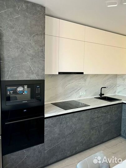 Кухня в потолок на заказ