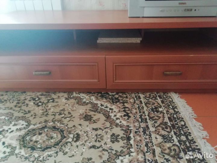 Тумба под телевизор