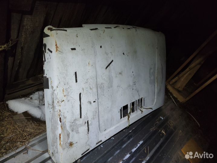 Капот и дверь правая на Ниву 21214