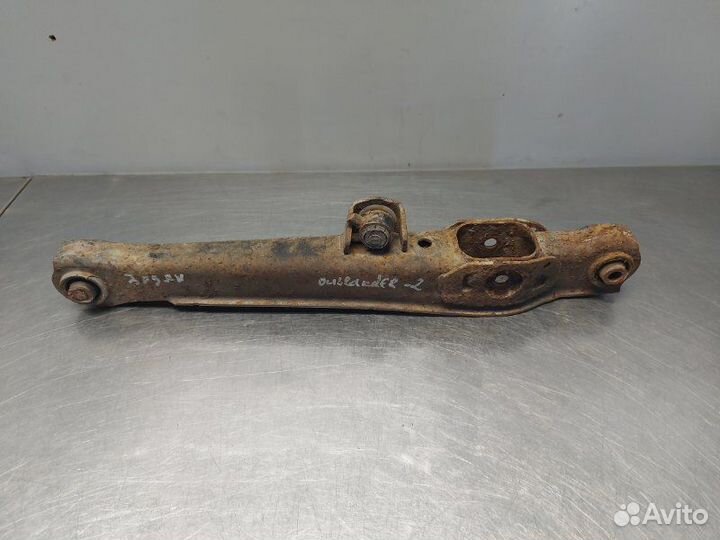 Рычаг поперечный задний правый Mitsubishi