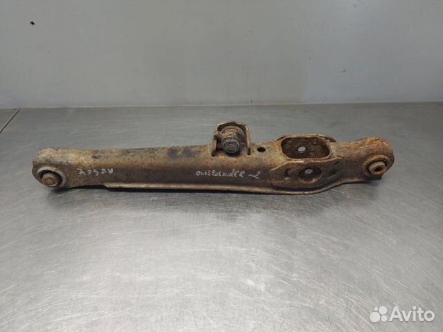 Рычаг поперечный задний правый Mitsubishi