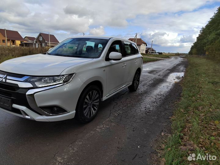 Mitsubishi Outlander 2 CVT, 2022, 2 500 км