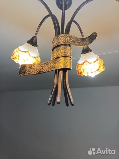 Люстра 5 рожков и светильники