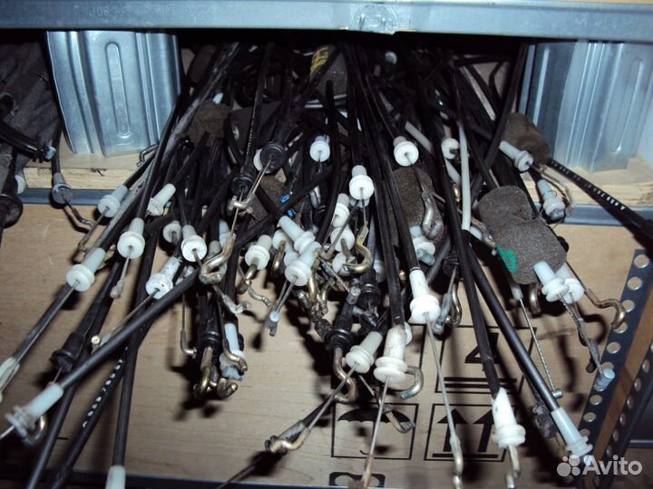 Трос замка Мерседес Вито Виано 639 Vito Viano W639